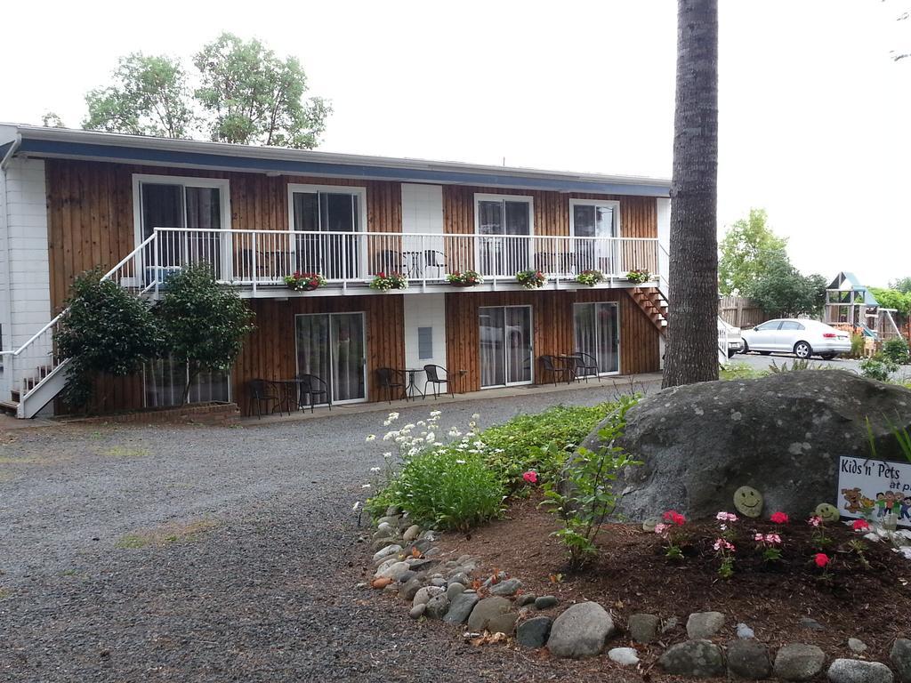 Edgewater Motel Campbell River Esterno foto